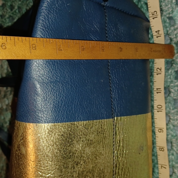 Large tote. - Picture 6 of 9